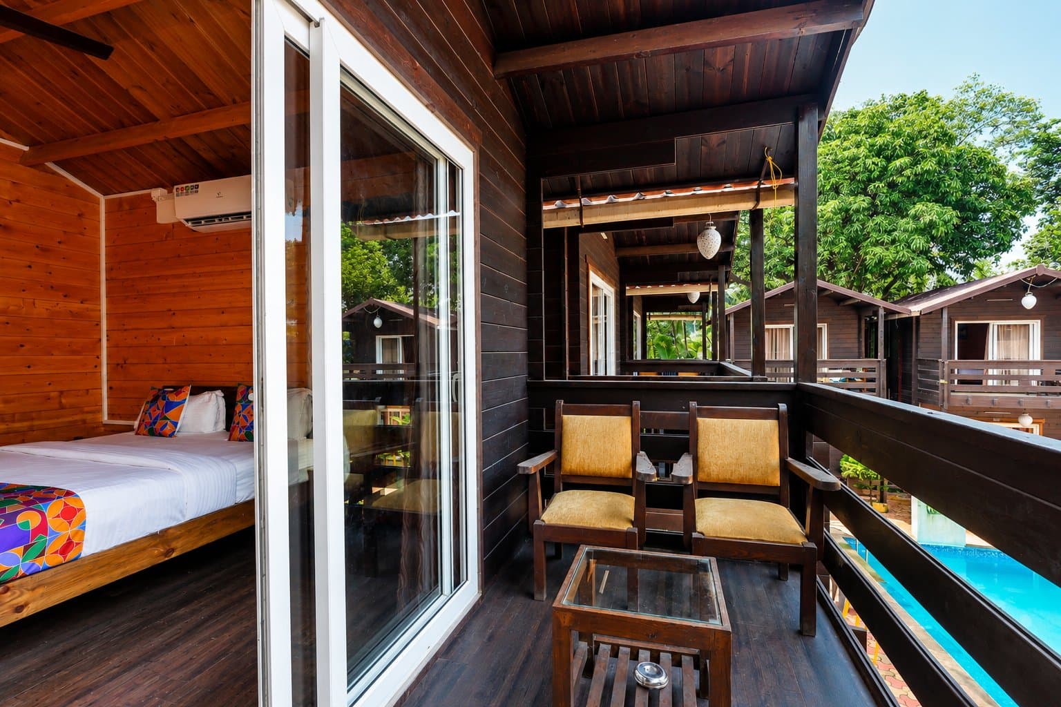 Premium Cottage — private balcony